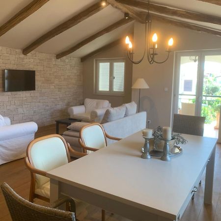 Novigrad Istria Dachgeschoss-Apartment "Andemi" In Istrien מראה חיצוני תמונה