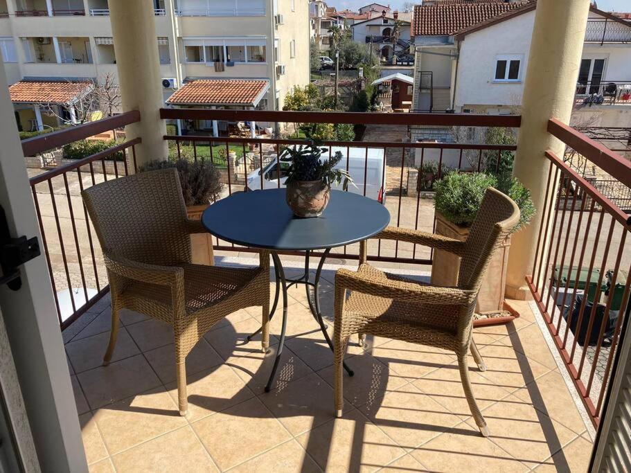 Novigrad Istria Dachgeschoss-Apartment "Andemi" In Istrien מראה חיצוני תמונה